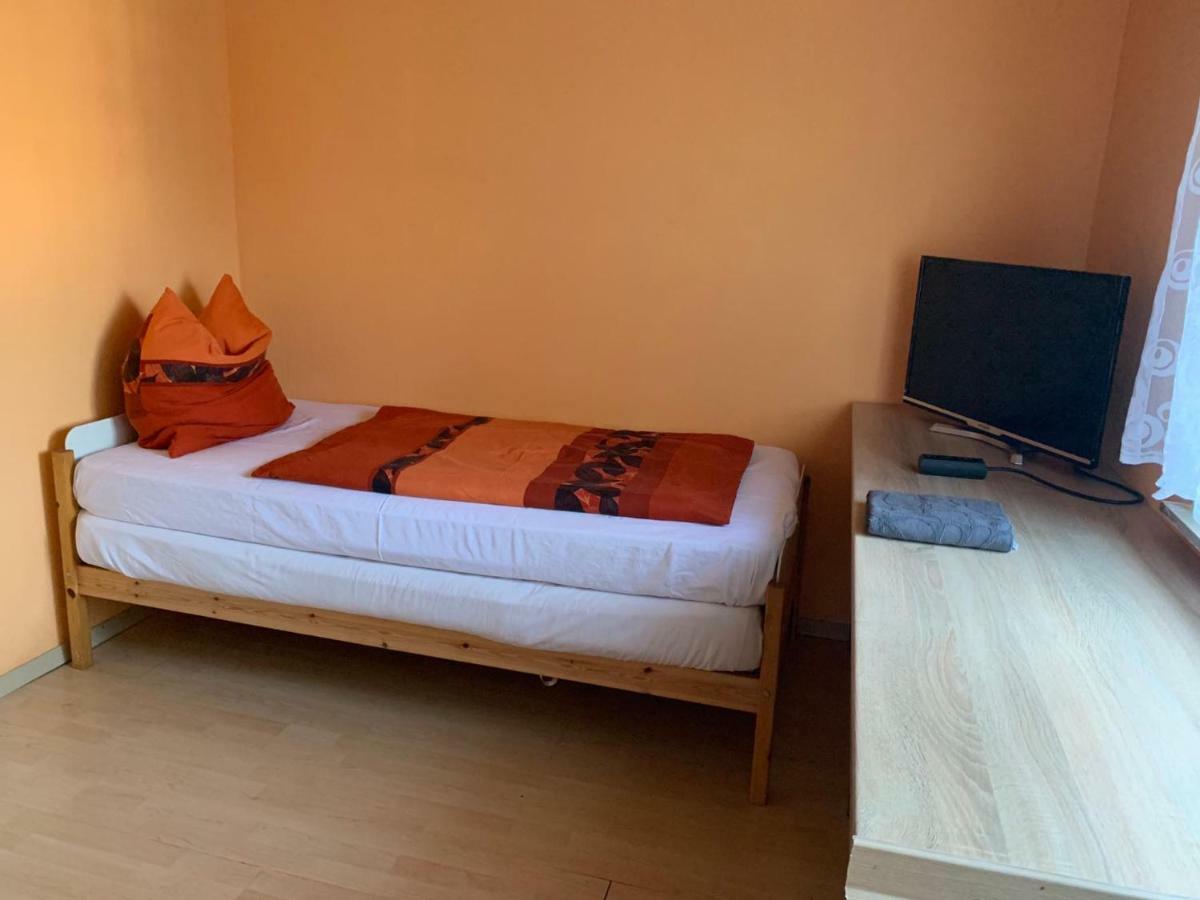 Gaestezimmer Fuchs Apartment Neuhausen auf den Fildern ภายนอก รูปภาพ